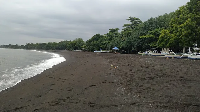 Kerobokan Beach, Singaraja