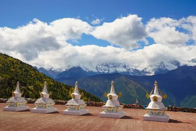 Meili Snow Mountain Lookout