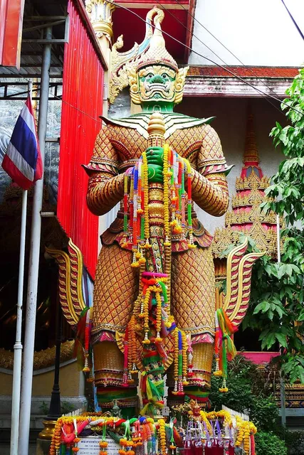 Wat Bang Phli Yai Klang