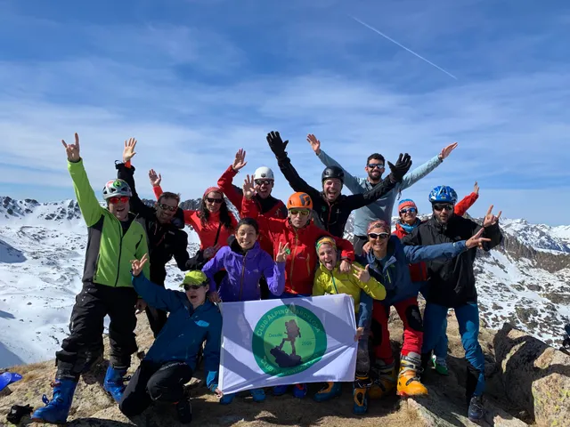 Club Alpino Barcelona, Club de Montaña