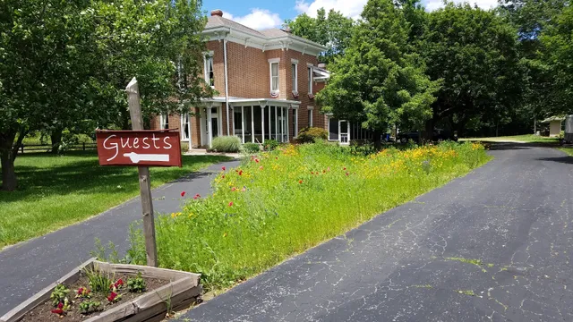 The Queen & I Homestead