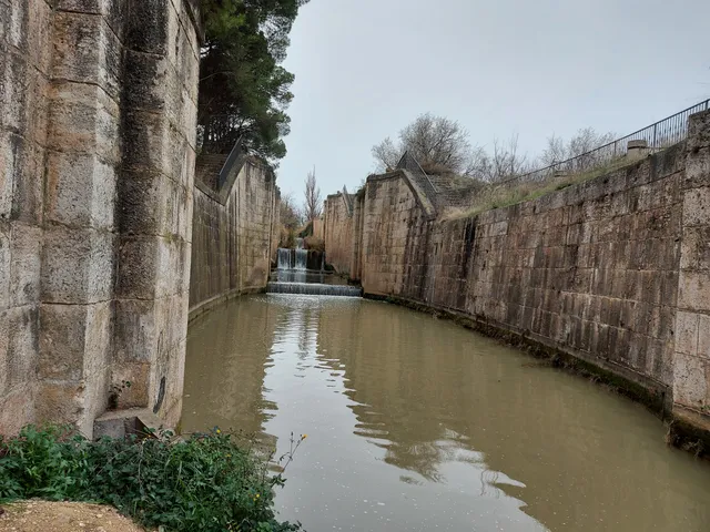 Esclusas De Valdegurriana