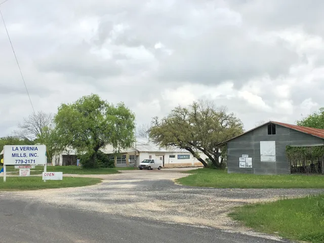 La Vernia Mills, Inc