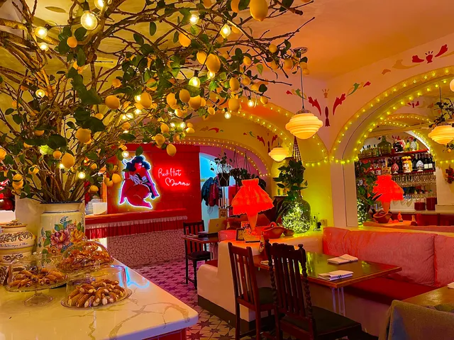 Red Hot Mamma Warwick