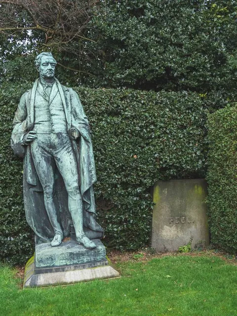 Robert Peel Statue