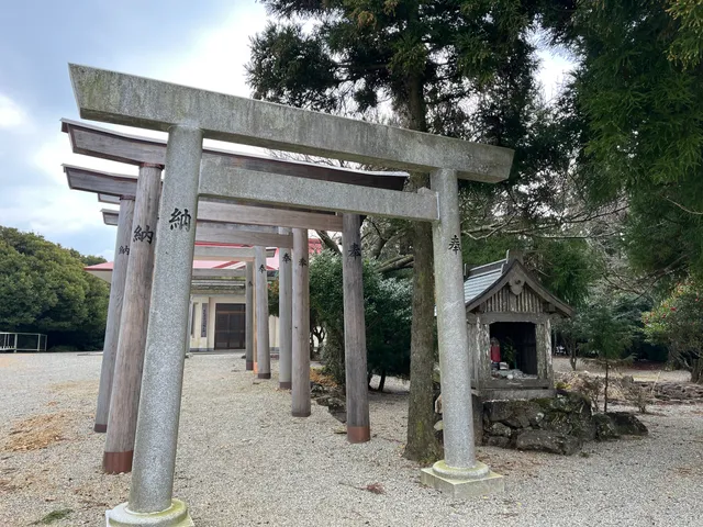 Kongosho-ji Temple Hachidairyu'o-sha Shrine