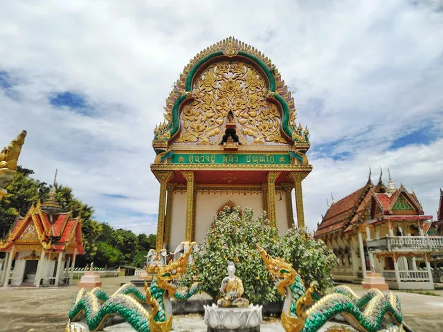 Wat Sai Thong Phatthana