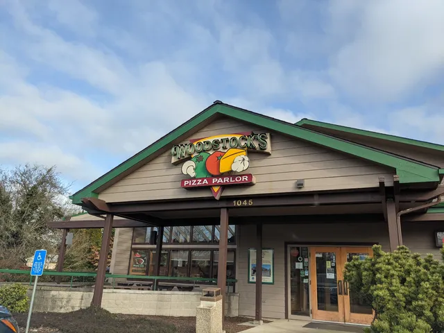 Woodstock's Pizza Parlor