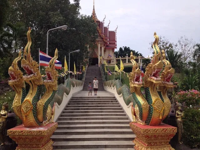 Wat Khao Khanthamat