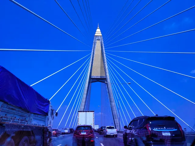 Kanchanaphisek Bridge