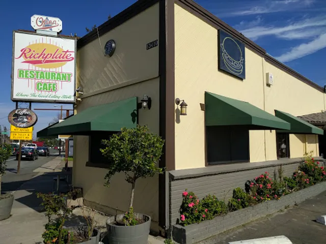 Rich Plate Restaurant & Café