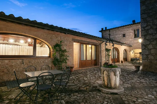 Borgo la Chiusa - Holiday Rentals Siena