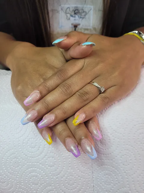 Daw Gel Nails and Eye Lashes and Foot Spa