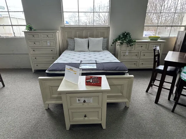 Standard Furniture & Mattress