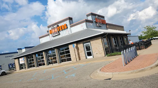 Hooters