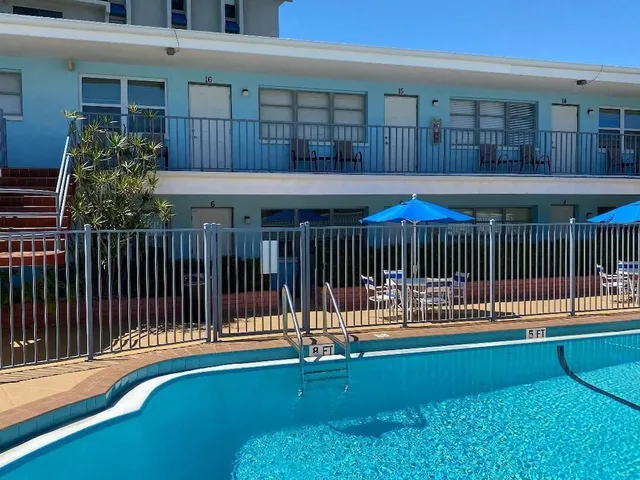 Beachside Resort Motel