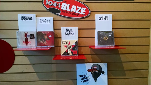 CD Warehouse Selectel Wireless Lincoln iPhone Repair Center