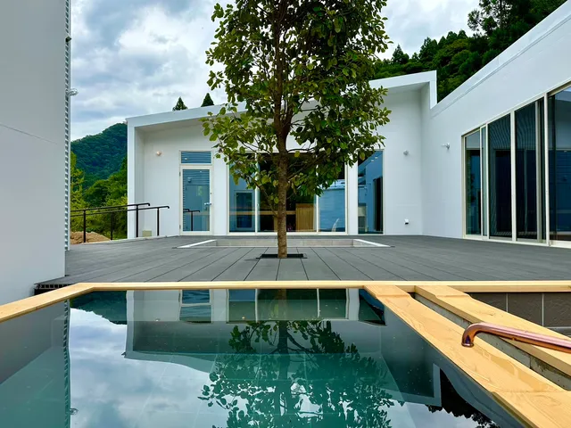 LOCA THE JUNPU MOROYOSE