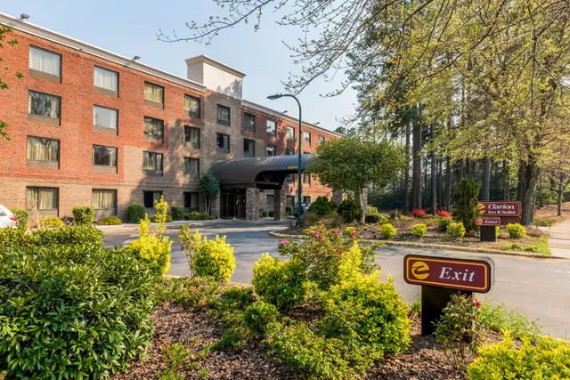 Lake Norman Inn and Suites