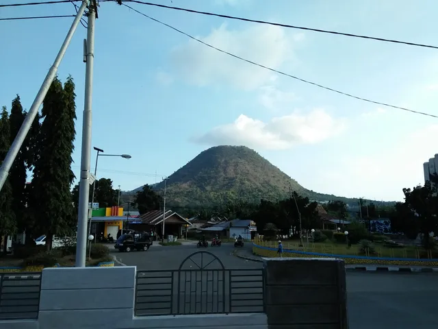 Gunung Meja