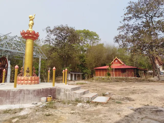 Wat Pa Khao Suan Kwang Tat Fah