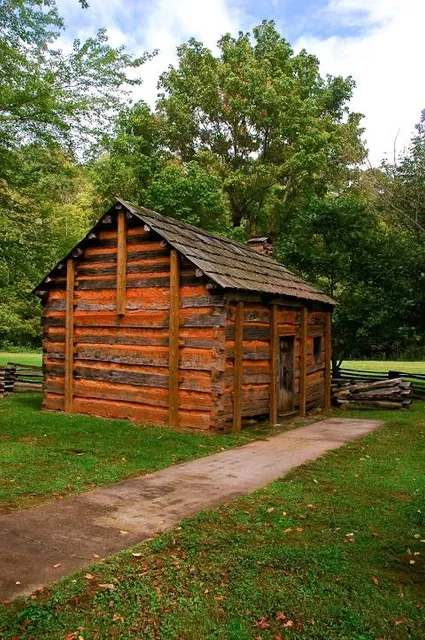 Lincoln Log Cabin State Historic Site