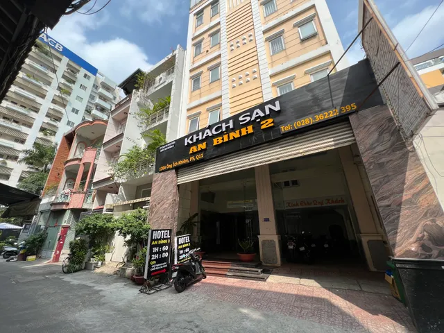 An Binh 2 Hotel near Dam Sen Park