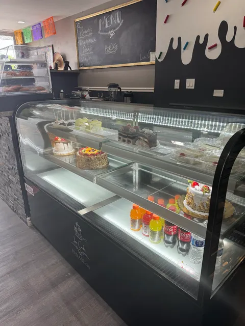 Luxe Cakes Panaderia