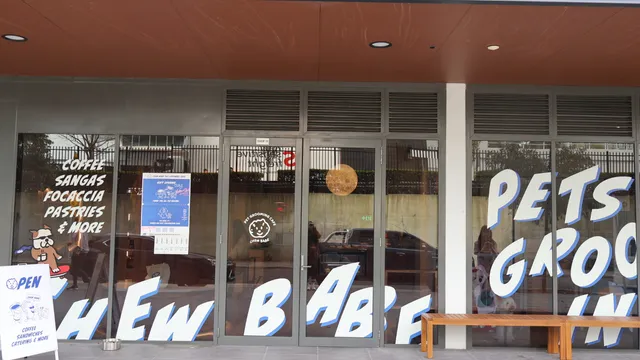 Chew Babe Pet Grooming Cafe
