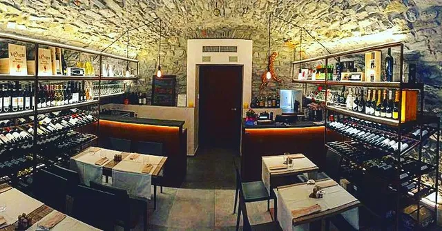 Angolo DiVino Enoteca Wine Bar