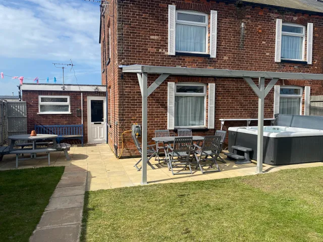 6 Coastguard Cottage