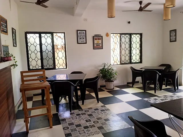 Johnny's The Village Bar And Kitchen