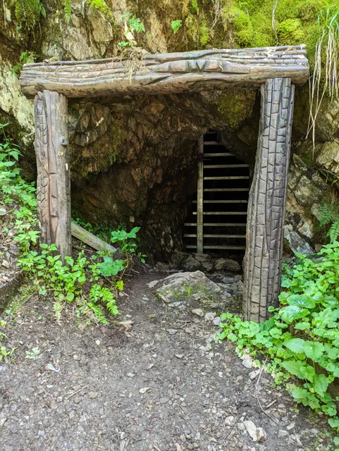 Pulaski Tunnel Trail