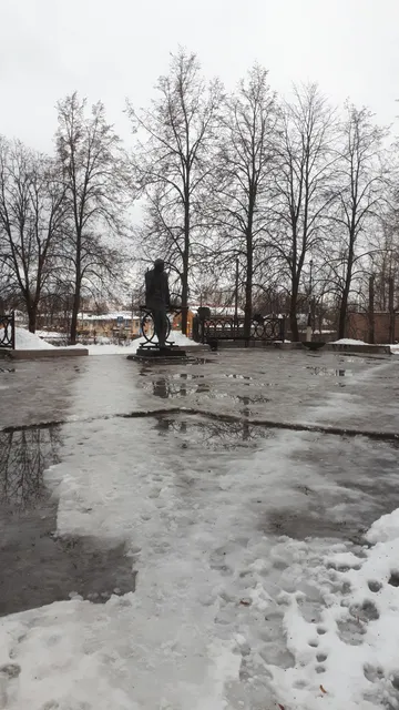 Ploshchad' Pervostroiteley