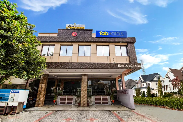 Via Elysian Grand - Hotel in Sarojini Nagar, Lucknow