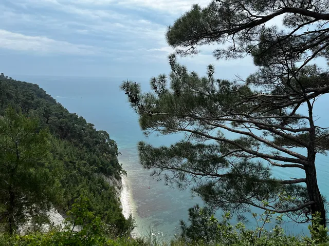 Golubaya Bezdna, Plyazh