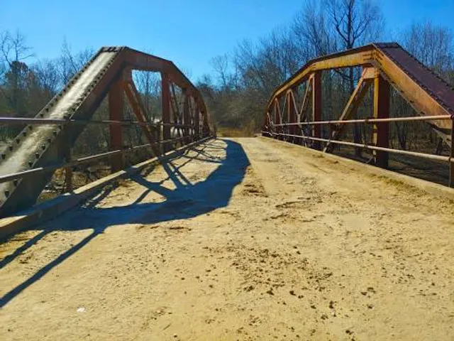 McGilvray "Seven Bridges" Road