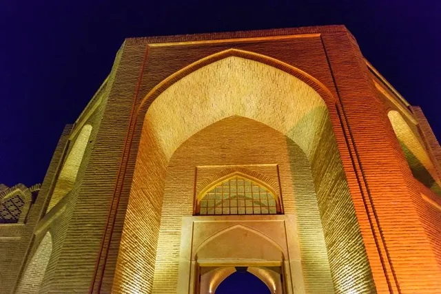 Shah Abbasi Caravanserai & Museum
