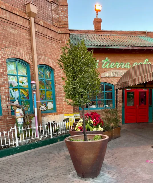 Mi Tierra Cafe y Panaderia