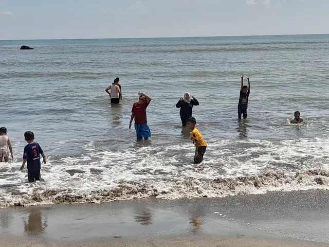Pantai Pasir Putih Anyer Ciparay