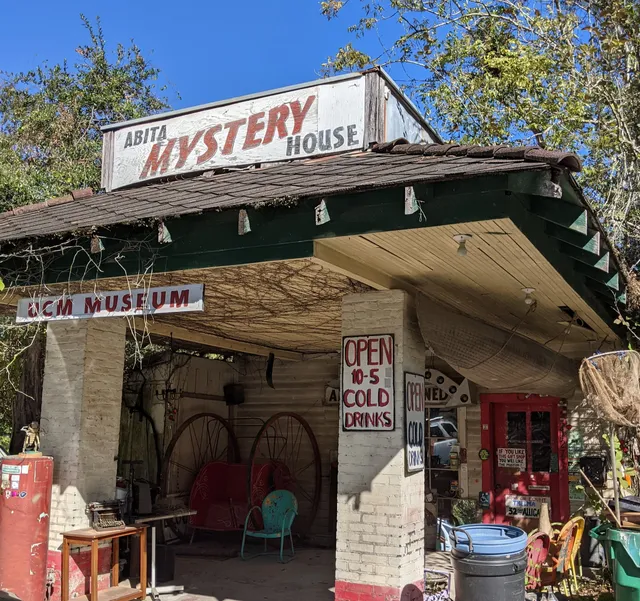 Abita Mystery House / UCM Museum
