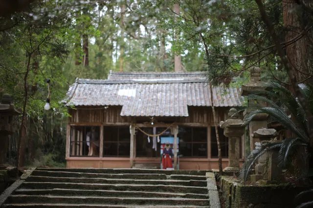 Tanouehachiman Shrine