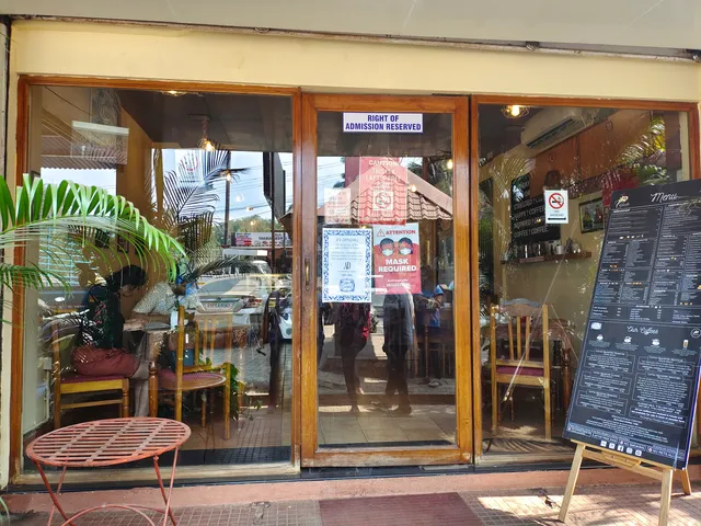 Caravela Cafe And Bistro