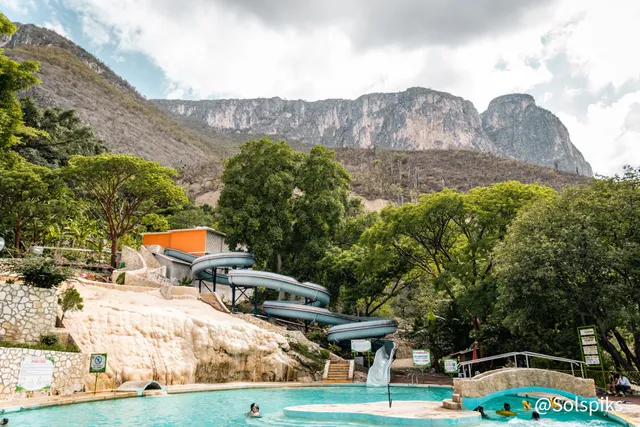 Alberca tobogán grutas tolantongo