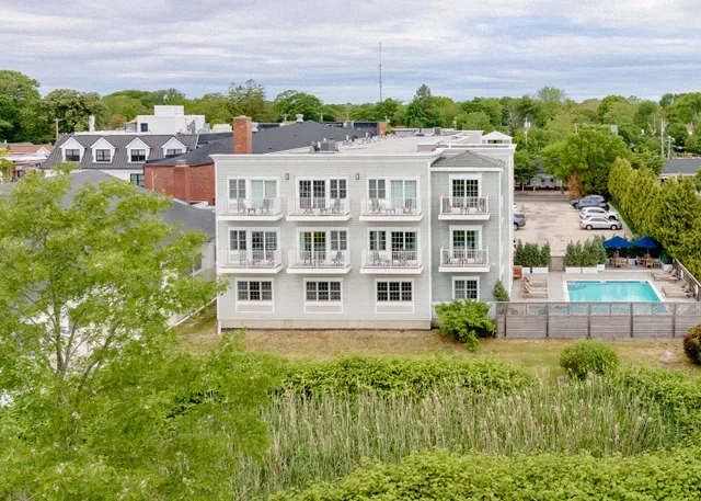 The Harbor Front Inn