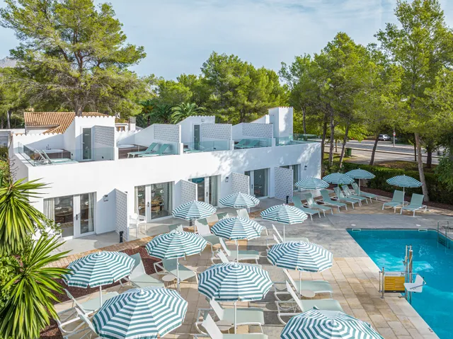 Cabot Las Velas Apartments