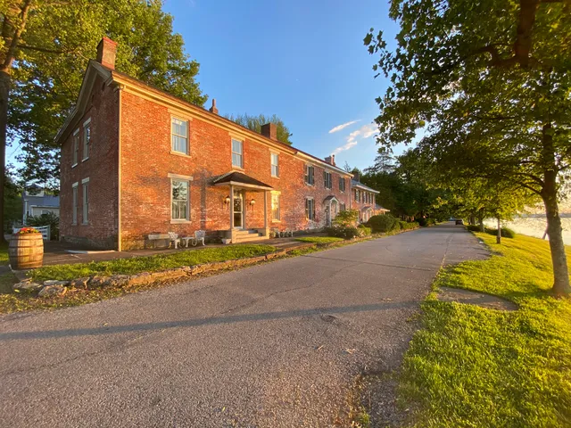 Parkview Getaways (Previously Parkview Country Inn)