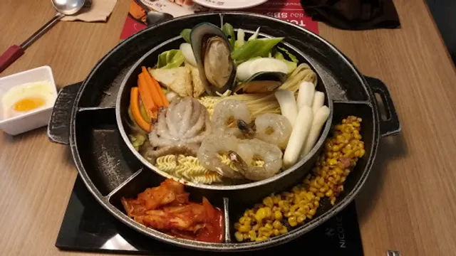 KAMU KAMU (คามุ คามุ สาขาเซ็นทรัลปิ่นเกล้า)