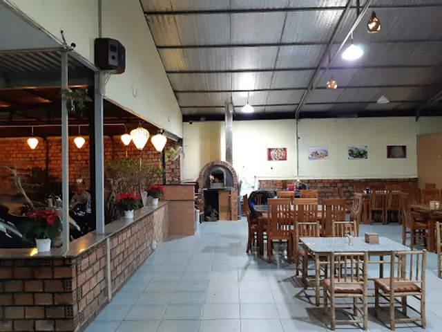 Pizza Việt (Pizza nướng củi)