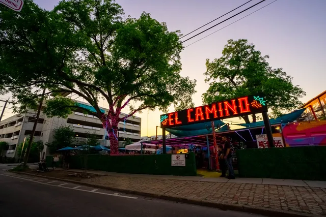 El Camino Food Truck Park & Bar